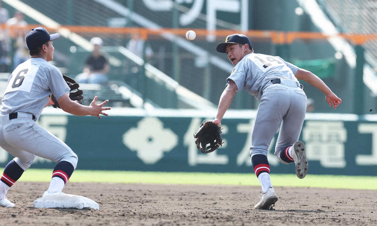 高校野球】仙台育英1年生コンビの「ビッグプレー」に球場どよめき