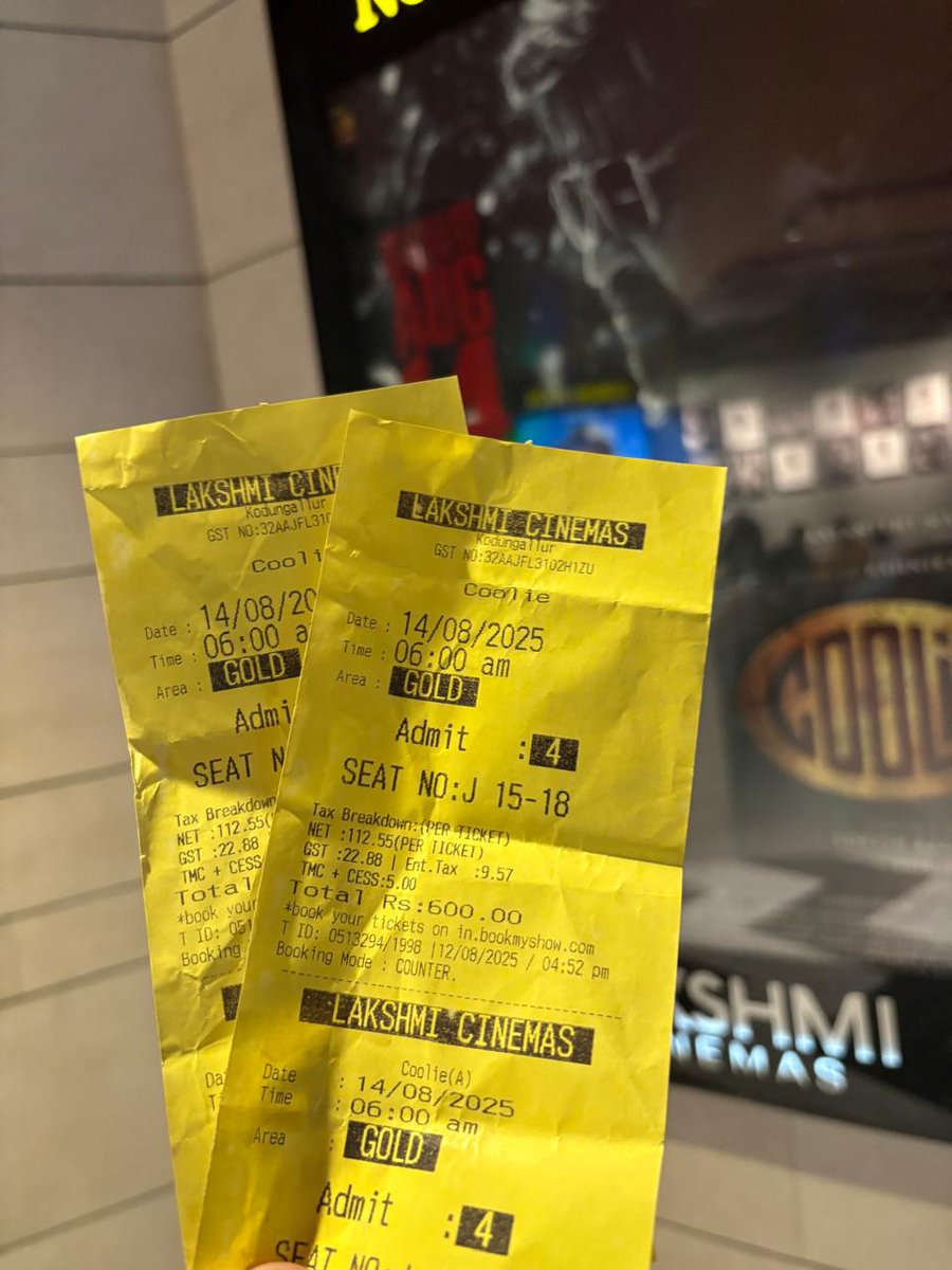 Watching #Coolie  FDFS🎞️

#Cooliefdfs