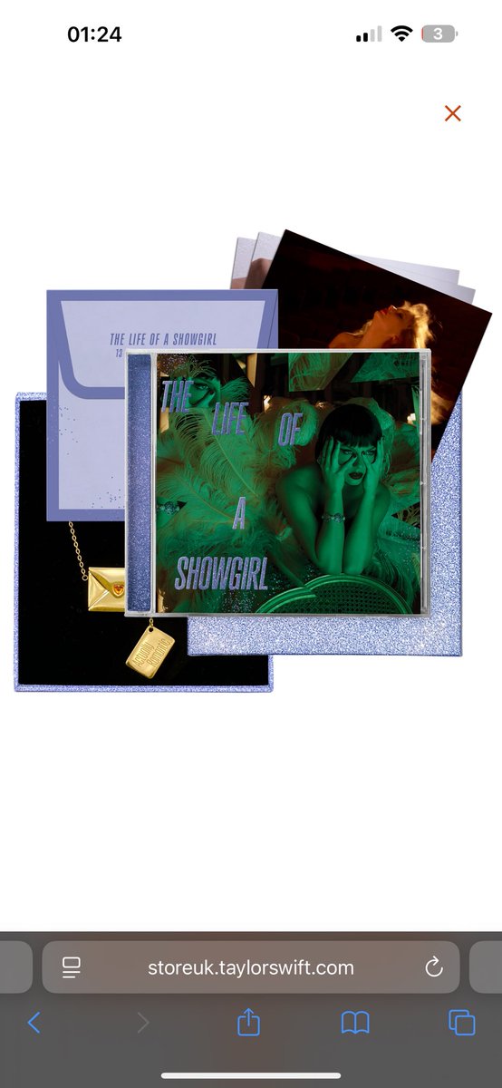 L_for_Lisa's tweet photo. Look at that cover variant 😍 The Life Of A Showgirl….. https://t.co/a3CwZ845W3