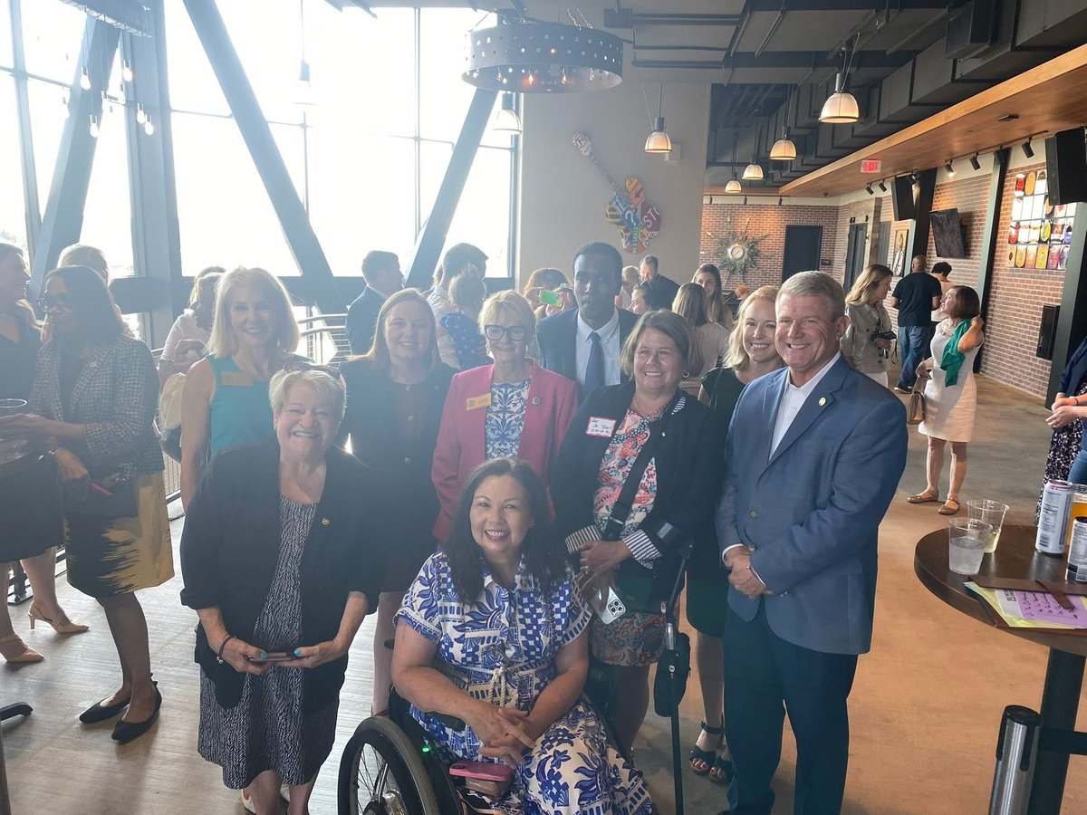 steinmetzHD87's tweet photo. It was such a wonderful experience joining my colleagues in meeting @SenDuckworth today and attend her town hall in Missouri’s 2nd Congressional District. Hearing her insights and passion firsthand was truly inspiring. #MO2 #HD87 #MOleg https://t.co/nKgU9hXVdo