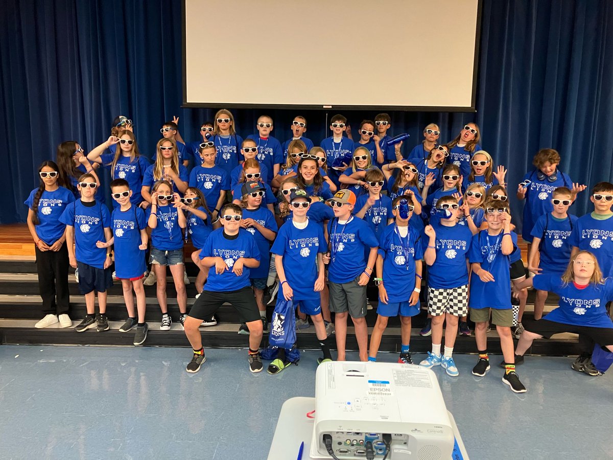 LyonsLionsCO's tweet photo. Kicking off the school year strong, our 6th and 9th grade orientation was a success-new faces, fresh starts, and big energy! Huge thank you to our Link2Lyons leaders for making today great! #StVrainAdvantage #PublicSchoolAdvantage #LyonsLeads #smallANDmighty @KarlaAllenbach https://t.co/OxyMekTIpY