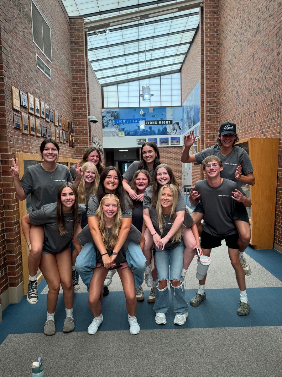 LyonsLionsCO's tweet photo. Kicking off the school year strong, our 6th and 9th grade orientation was a success-new faces, fresh starts, and big energy! Huge thank you to our Link2Lyons leaders for making today great! #StVrainAdvantage #PublicSchoolAdvantage #LyonsLeads #smallANDmighty @KarlaAllenbach https://t.co/OxyMekTIpY