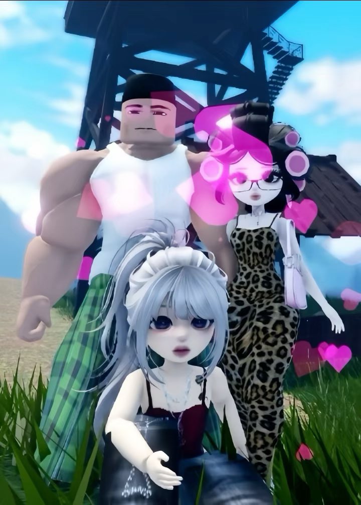 justsanabae's tweet photo. @roblox_fess Aku sih couple an nya bgini😇 https://t.co/gMpCZorgZj
