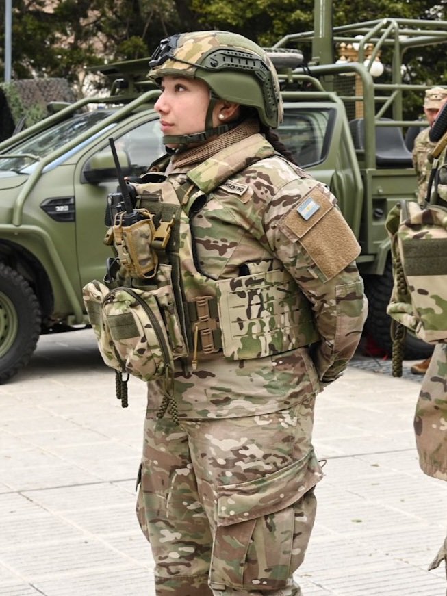 SovthGrovp_'s tweet photo. El Ejército está pasando por un proceso de modernización un cuanto curioso para sus tropas, a continuación trataré de nombrar lo que se ha está observando este último tiempo. https://t.co/IhCzNVrY8d