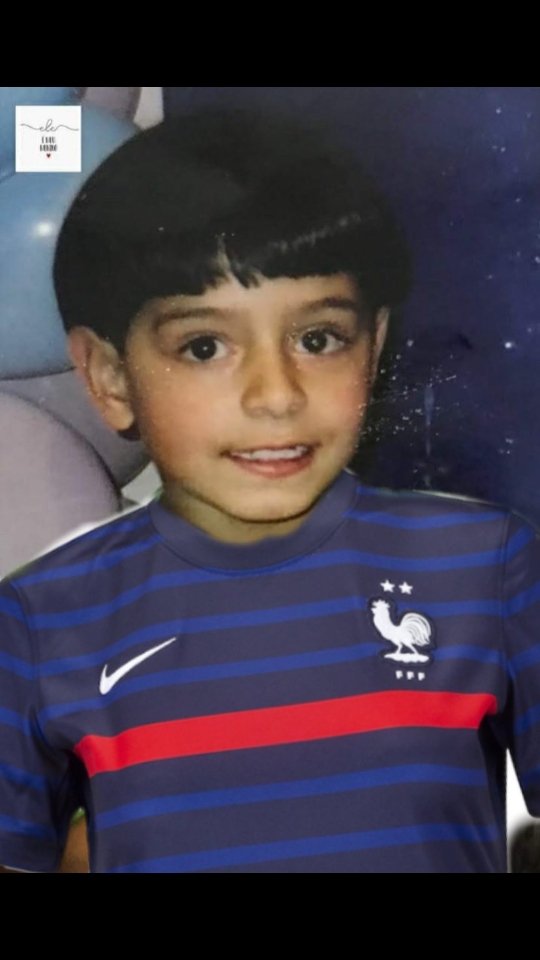 Ninihxis's tweet photo. Hj eu torço pra França 🇫🇷 https://t.co/zeYV0zz97E