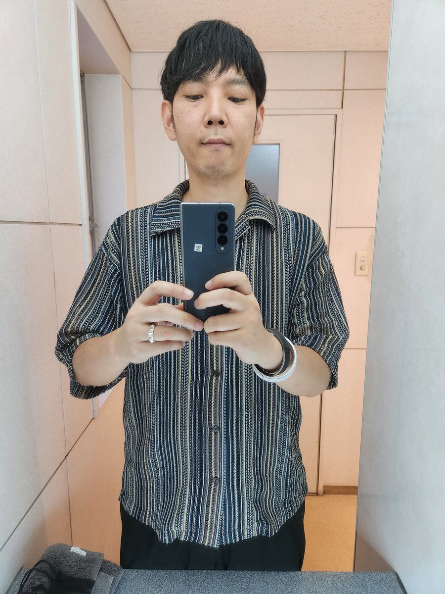 akkunn_akkunn's tweet photo. #今日のコーデ。#CPCM の総柄 #レースシャツ に #ユニクロ の #タックワイドパンツ、#アシックス の #ゲルカヤノ14、 #メッセンジャーバッグ。
暑い時期にはレースシャツもいい! https://t.co/LOzrTsDnpP