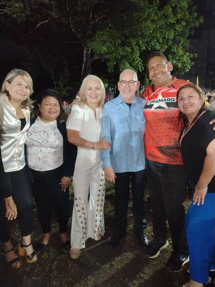 BolivarMrt4's tweet photo. 📌Desde el Mpio. Angostura del Orinoco, nuestra militancia dijo presente en el acto de juramentación del camarada Alcalde Sergio Hernández, para el periodo 2025-2029.
#TupamaroAntiimperialista https://t.co/1yfcgAyE9i