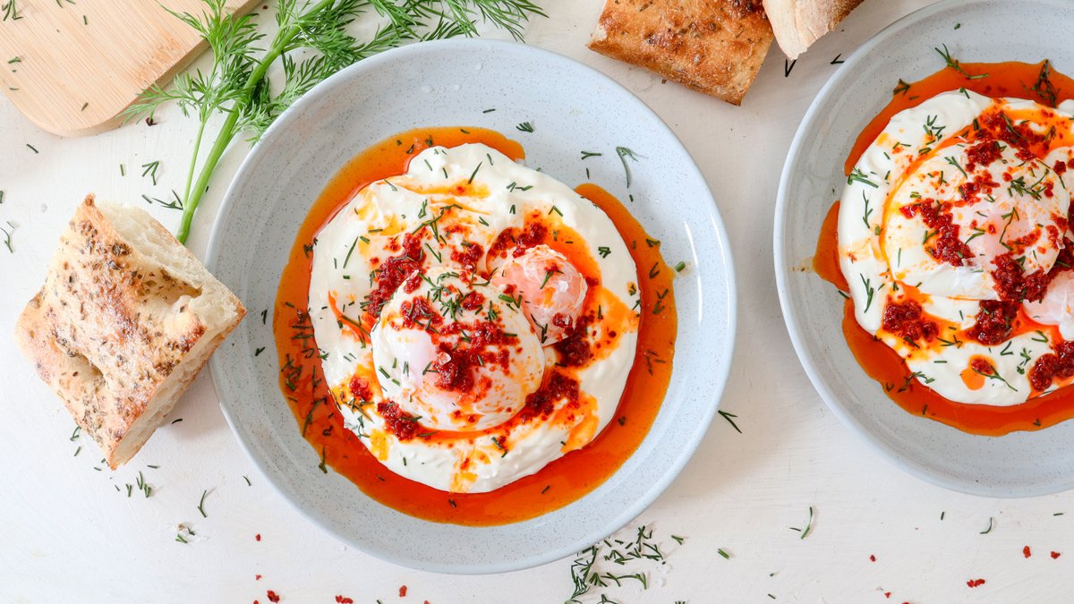 If you fancy making breakfast with a bit of wow factor, you must try Çılbır!, this traditional Turkish breakfast dish features poached eggs nestled on a bed of garlicky yogurt, all topped with a generous drizzle of warm, spiced pepper butter sauce. luvele.com.au/blogs/recipe-b…