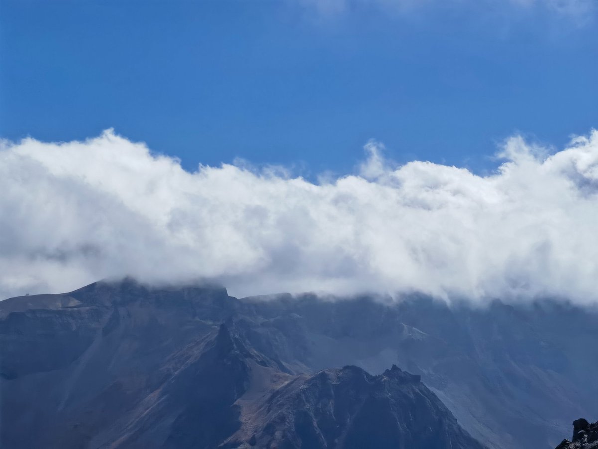 Manju Gurun 🏹 和 Manchukuo 🇯🇵 自然是两个意思：前者是由建州女真领导的封建军事同盟国家⚔️，后者则是日本占领下强加给满洲各族裔的名称。而现代满洲独立必须基于现实的地域认同，才能成为一个现代的 满洲，Manchuria ✊🏔️。
#满洲独立 #东北自治 #东北独立 #满洲国民大会 #Manchuria #满洲人民党