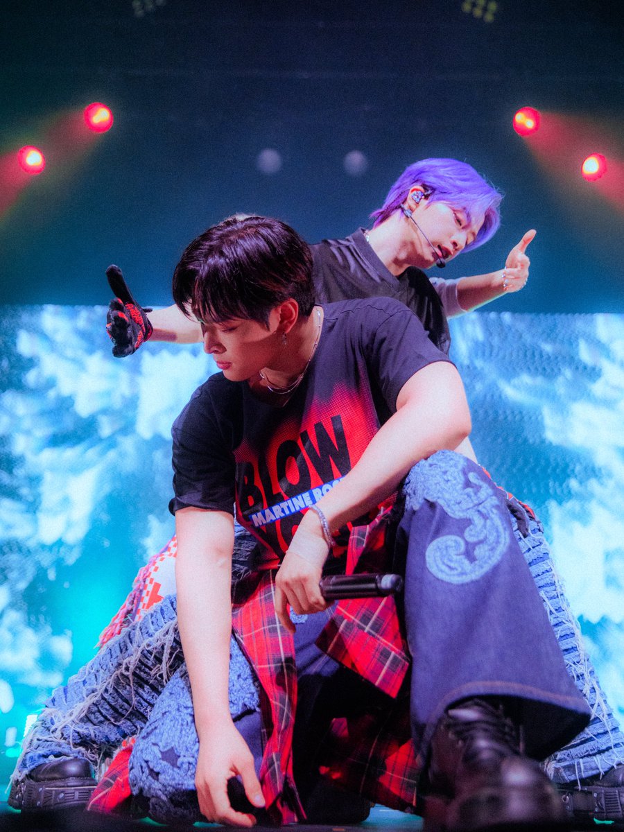 CiaraGlagola's tweet photo. ONEUS β in Cleveland
πΈ for @commonrevolt
#ONEUS #μμ΄μ€ #h_our_us #ONEUSincleveland @official_ONEUS https://t.co/bPDOaNjUMb