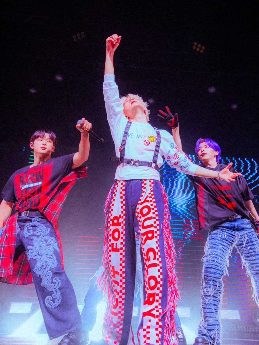 CiaraGlagola's tweet photo. ONEUS β in Cleveland
πΈ for @commonrevolt
#ONEUS #μμ΄μ€ #h_our_us #ONEUSincleveland @official_ONEUS https://t.co/bPDOaNjUMb