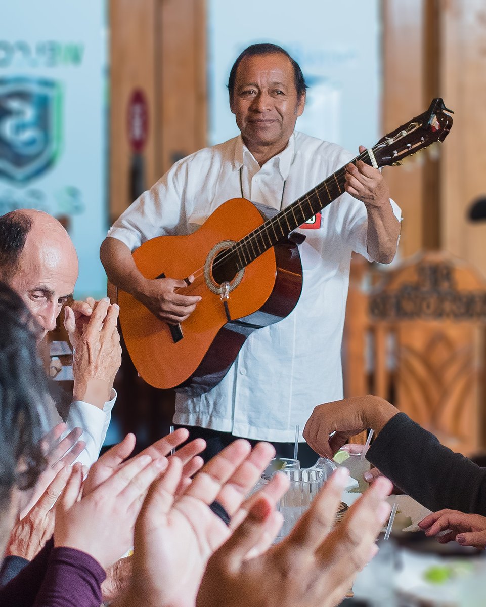 MKEFoodTour's tweet image. Looking for a team outing that excites everyone?

Our Tacos &amp;amp; Tequila Bus Tour is Milwaukee’s most delicious team builder – tequila and margarita tastings included.

Learn more 👉 milwaukeefoodtours.com/tour/tacos-teq…

#TeamOuting #PrivateTours #Milwaukee #TacosAndTequila #visitmilwaukee