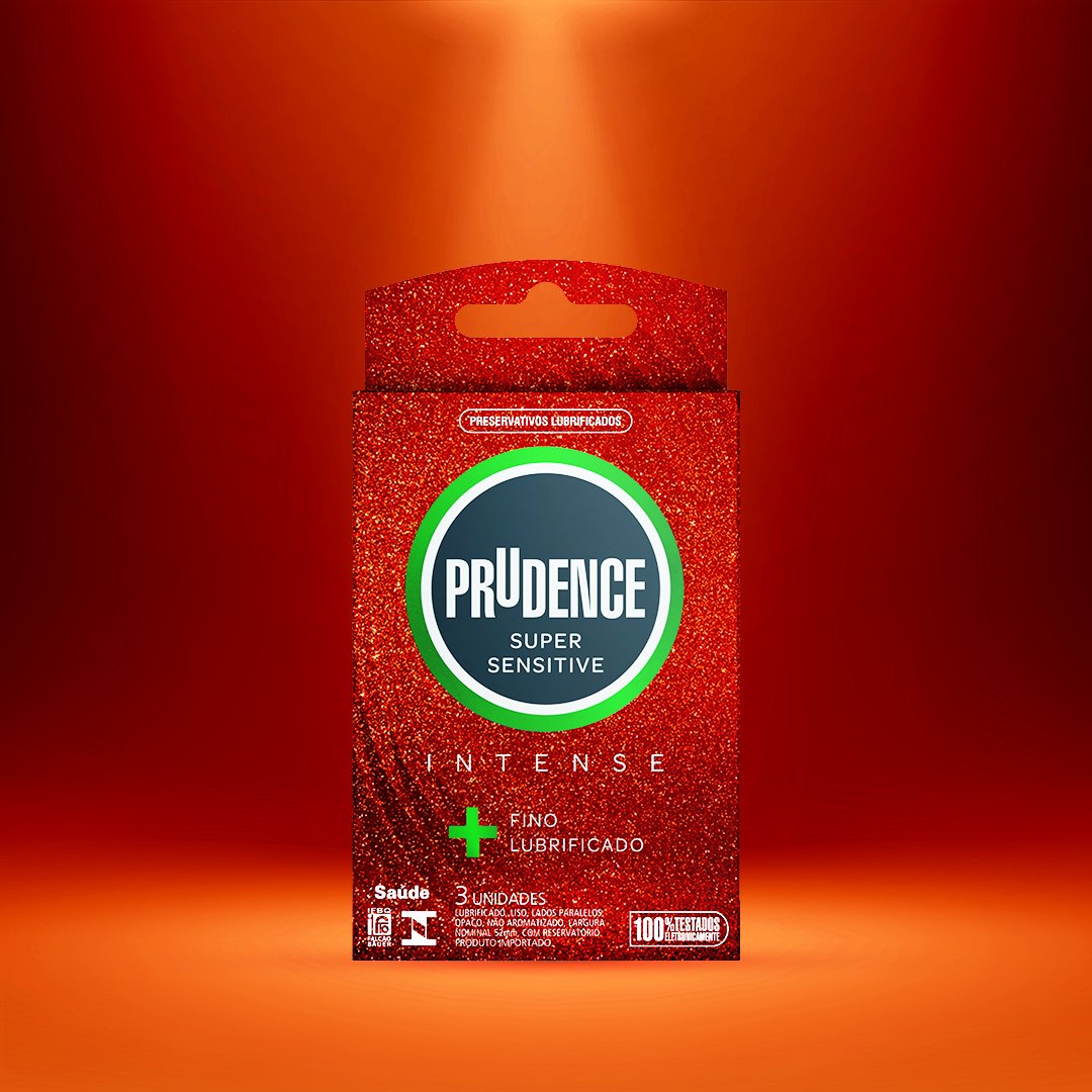 oficialprudence's tweet photo. como é bom ter uma vida de showgirl https://t.co/6pRggobl8m