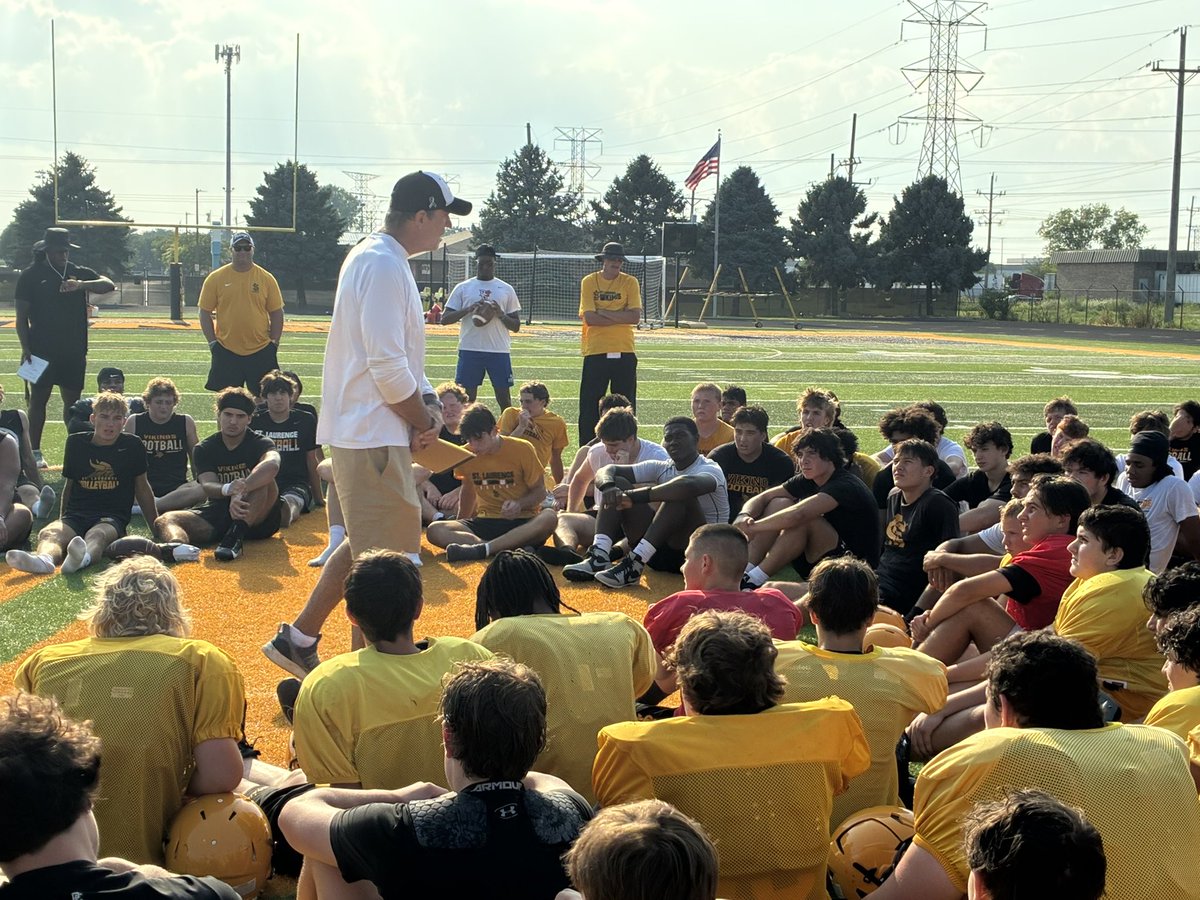 St. Laurence Football (@stlvikingfb) on Twitter photo Another great speaker today following Practice #3. Viking Legend <a href="/grunny61/">Tim Grunhard</a> spoke on what it means to be a Viking and how it impacted his life both at Notre Dame and in the NFL!
Thank you, Coach Grunhard!
#GoVikings 🟡⚫️⚔️ Another great speaker today following Practice #3. Viking Legend <a href="/grunny61/">Tim Grunhard</a> spoke on what it means to be a Viking and how it impacted his life both at Notre Dame and in the NFL!
Thank you, Coach Grunhard!
#GoVikings 🟡⚫️⚔️