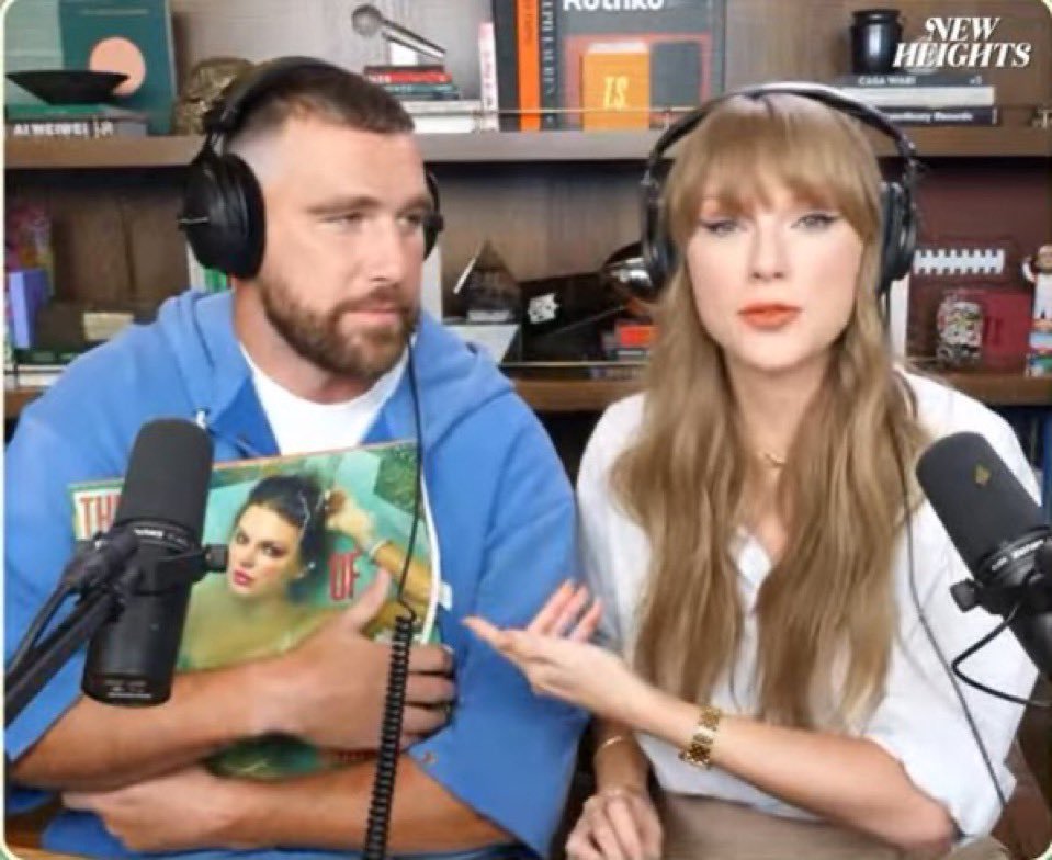sdbecque's tweet photo. She loves this man so much she called Max Martin and Shellback in order to make a more sexy 1989, didn't she? #TSTheLifeOfAShowgirl https://t.co/C0YkB4ak2T