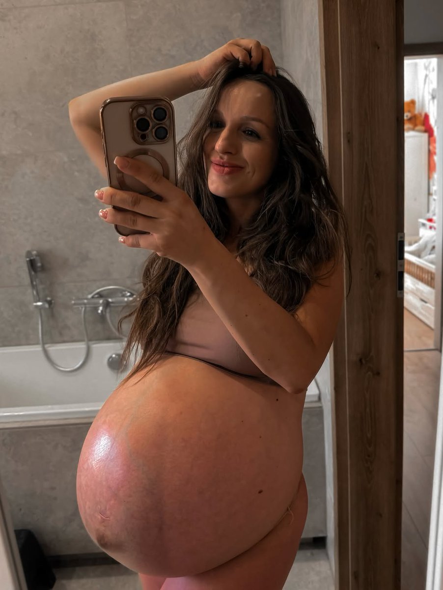 WeLovPreggos's tweet photo. #pregnantwomen #pregnantwife #preggobelly #preggoproblems #pregnant #pregnancy #preggo #pregnantbelly https://t.co/0TcZjDLAQK