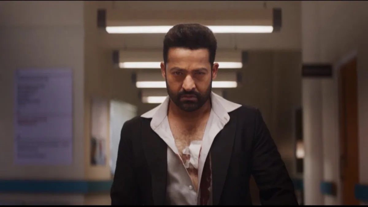 hemanth0727's tweet photo. “TBH, NTR has NEVER been shown like this before… a first in history! Pure goosebumps. Kudos to the team!”
#War2 
#WAR2OnAug14th 
#NTR 
#NTRvsHrithik 
#ManOfMassesNTR https://t.co/z7cRX8NYBS
