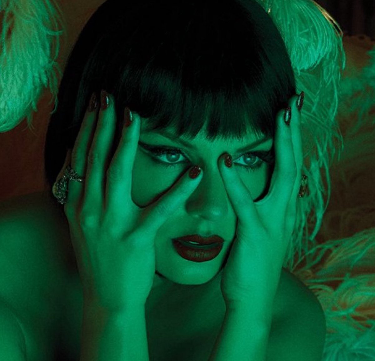 reptracktwo's tweet image. Is this just a coincidence or??