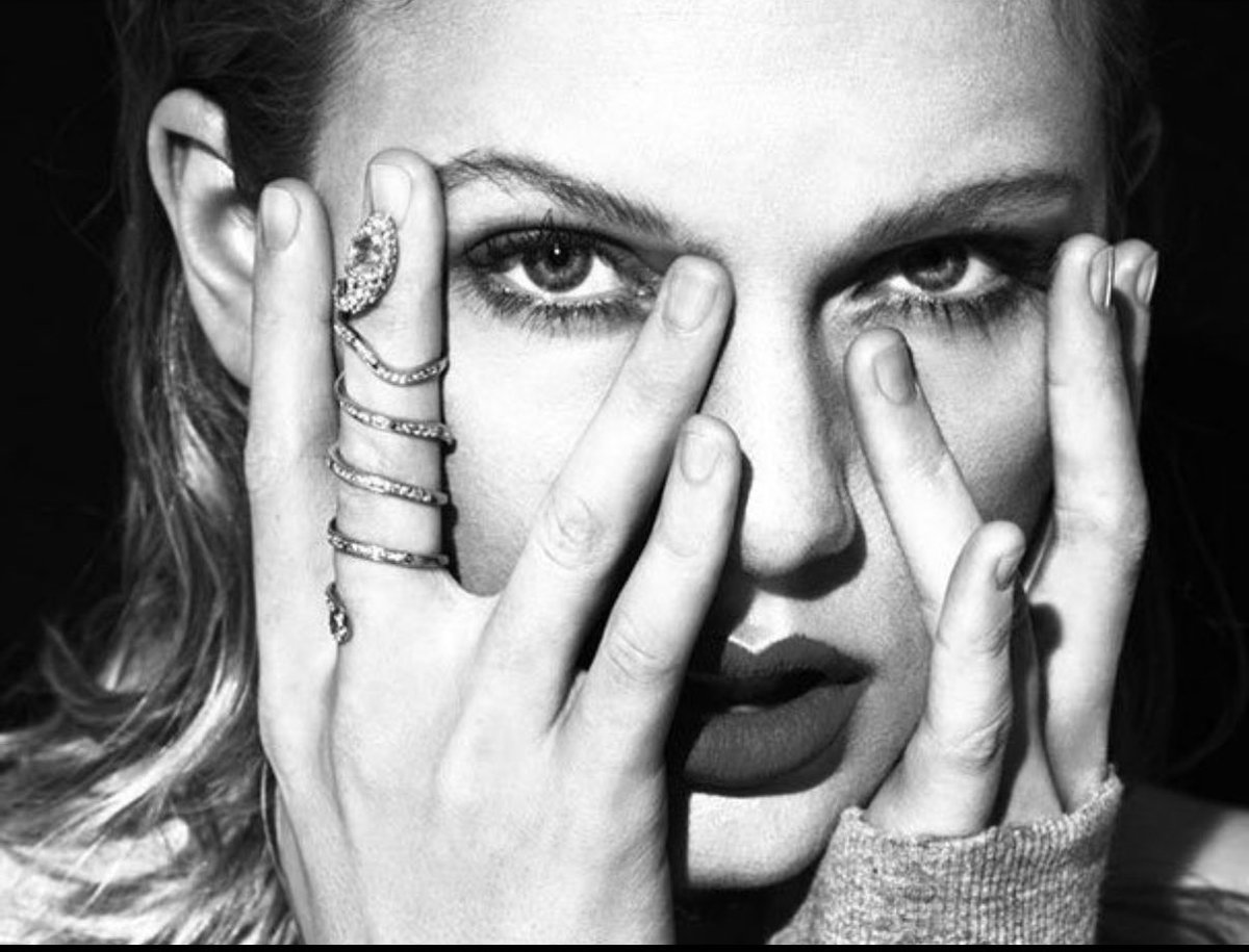 reptracktwo's tweet image. Is this just a coincidence or??