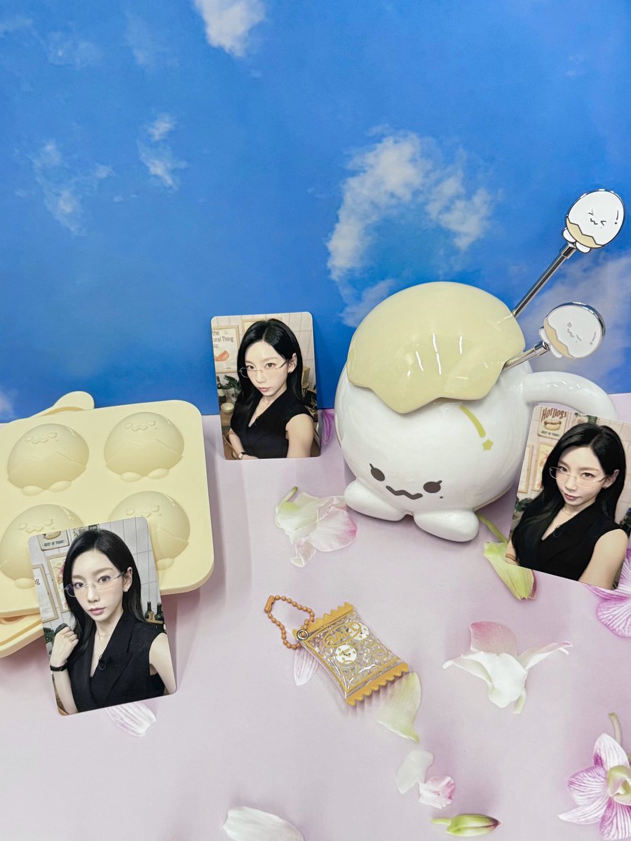 🥚TAENG-GEU-RU-RU🥚
OFFICIAL MD OFFLINE SALES OPEN

탱그르르..🤍 탱그가 왔어요!
지금 바로 KWANGYA@SEOUL에서
싱싱한 탱그 골라가세요 🛻 =꒱‧*

📆SALES PERIOD
2025. 8. 14 (THU) 10:30 (KST) ~ 재고 소진 시

🥚MD LIST
✔️TAENG-GEU DOLL (BAKED EGG ver.)
✔️MUG SET
✔️ICE TRAY SET