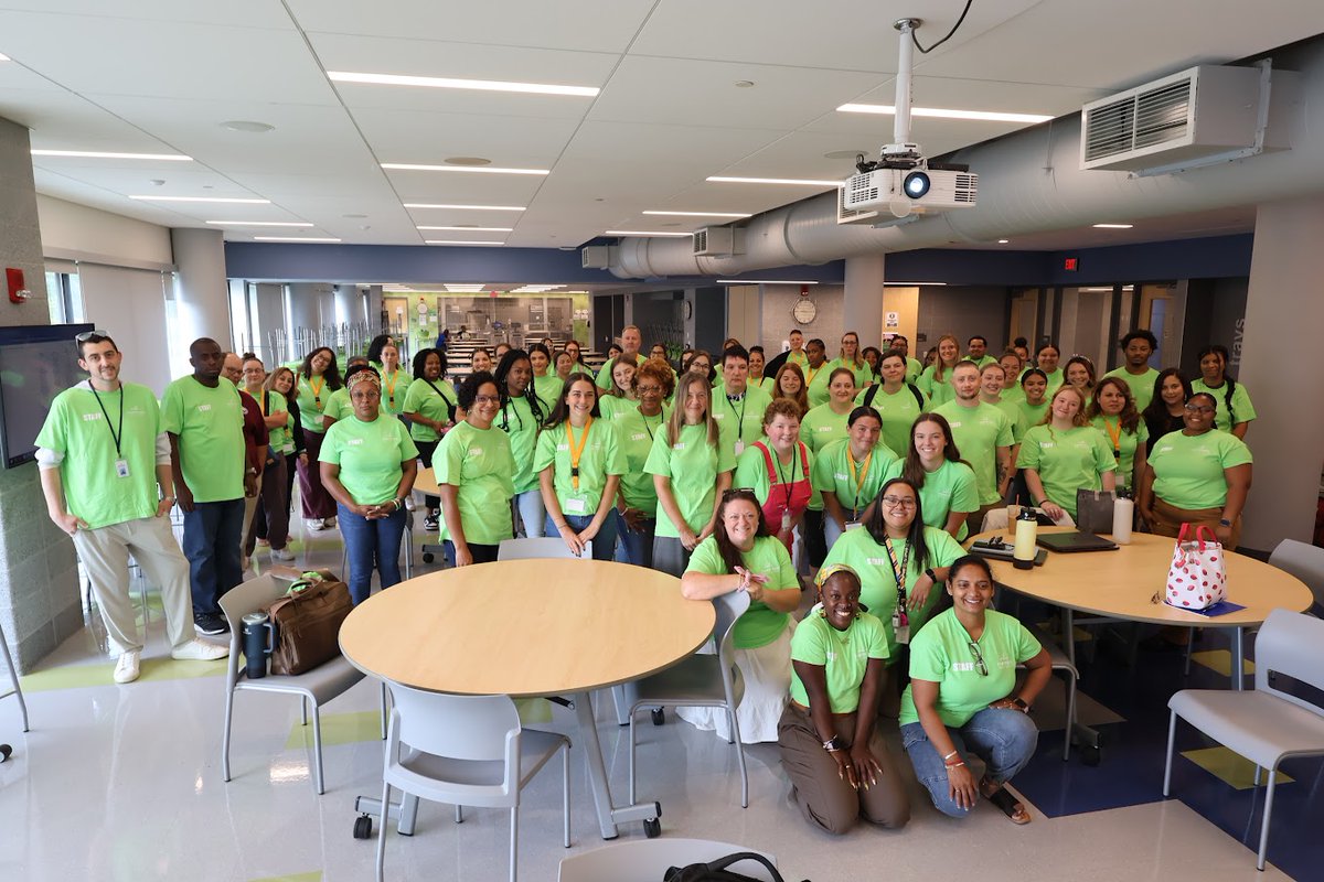 HartfordSuper's tweet image. I was so honored to meet with over 75 teachers new to @Hartford_Public who participated in our New Teacher Induction #professionallearning today. In addition to rigorous classes, they were also inspired by HPS Teacher of the Year 2025 Ashantee Hyman, and many more! #HartfordRise