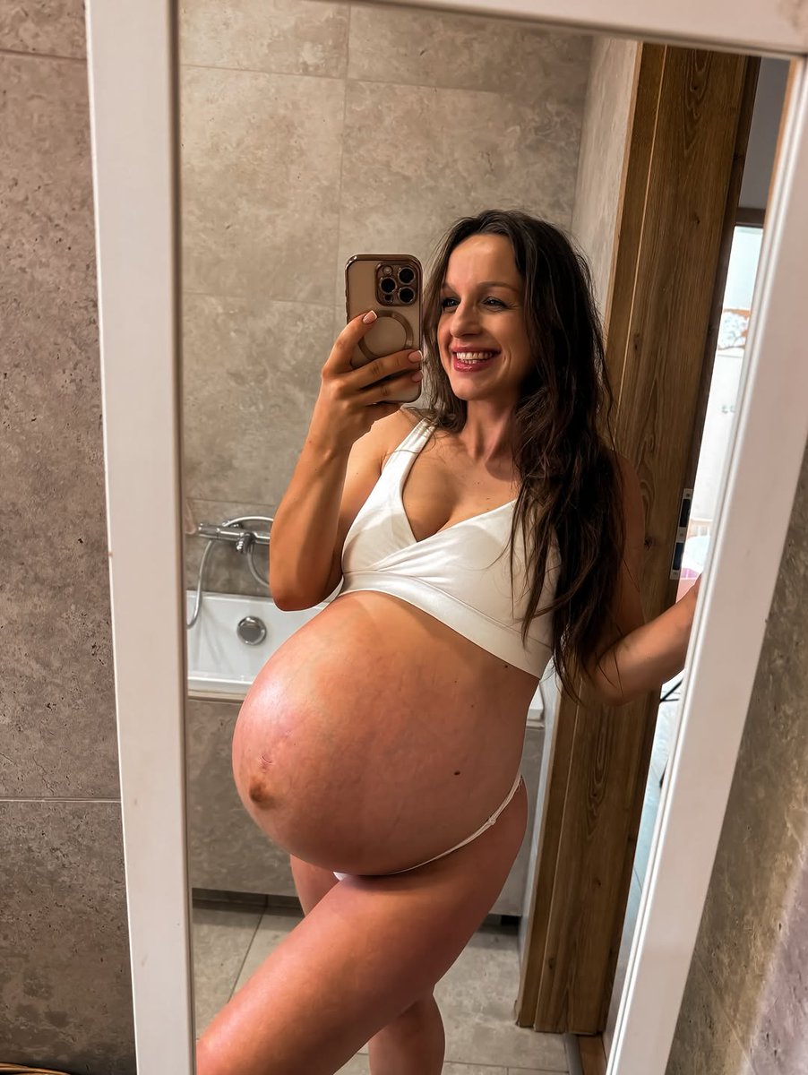 WeLovPreggos's tweet photo. #pregnantwomen #pregnantwife #preggobelly #preggoproblems #pregnant #pregnancy #preggo #pregnantbelly https://t.co/j5Rdrhv4gN