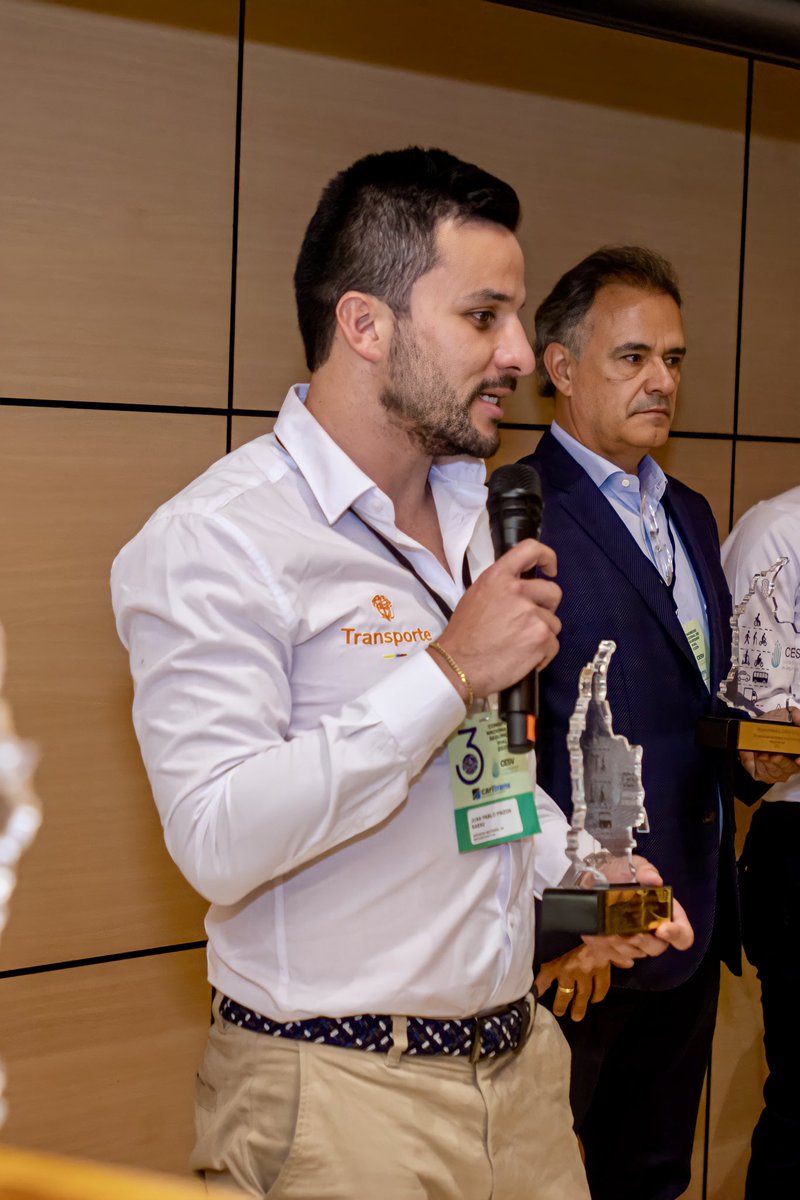 ansvcol's tweet photo. Recibimos un reconocimiento por parte del @CESV_Colombia gracias al trabajo, gestión y acciones conjuntas que venimos desarrollando para tener un impacto positivo en los distintos actores viales del país y así, disminuir las cifras de siniestralidad vial. 🙏🧡  
#VidaEnMovimiento https://t.co/nOLy87BWlS