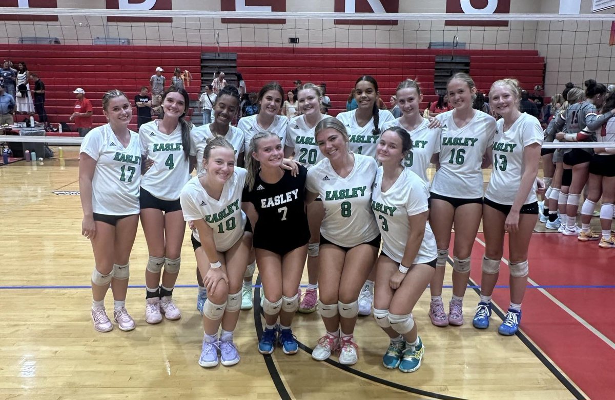 EHS_GamedayLIVE's tweet photo. Varsity volleyball went 4-0-1 in their scrimmages at Greenville tonight! #spikewave https://t.co/QEulq5FQHv