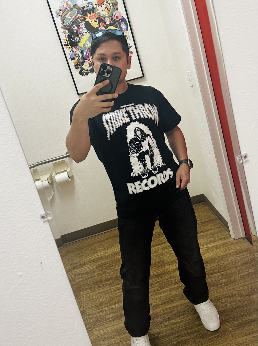 BOOR in his Amon Era (@such_boor) on Twitter photo Take your place on the throne of style and look with judgement upon those who envy your swag.
The quality, the design, the psycho power drip…it can all be yours when you are apart of the <a href="/SanAntonioFGC/">San Antonio FGC</a> cult….scene :3 Take your place on the throne of style and look with judgement upon those who envy your swag.
The quality, the design, the psycho power drip…it can all be yours when you are apart of the <a href="/SanAntonioFGC/">San Antonio FGC</a> cult….scene :3