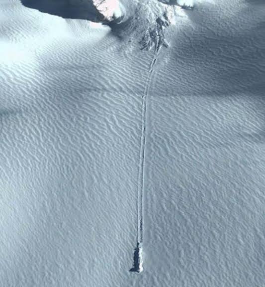 5. Antarctica UFO Crash Site:

Satellite images show huge buried structures and crashed craft on the Antarctic ice. 
Aliens have been living there since before humans, and governments keep it secret under the guise of “climate research stations.” #tinfoil