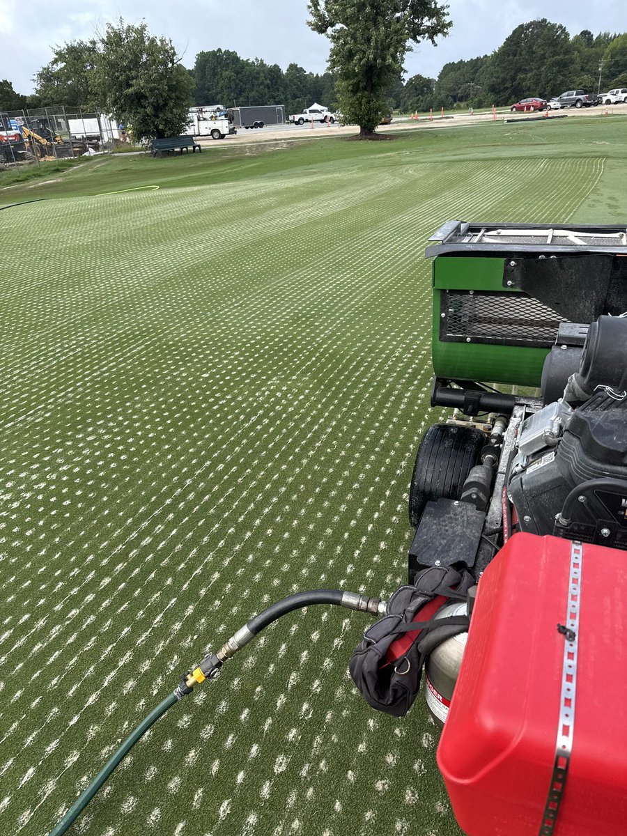 #palmettoturfmasters killing it today #dryject