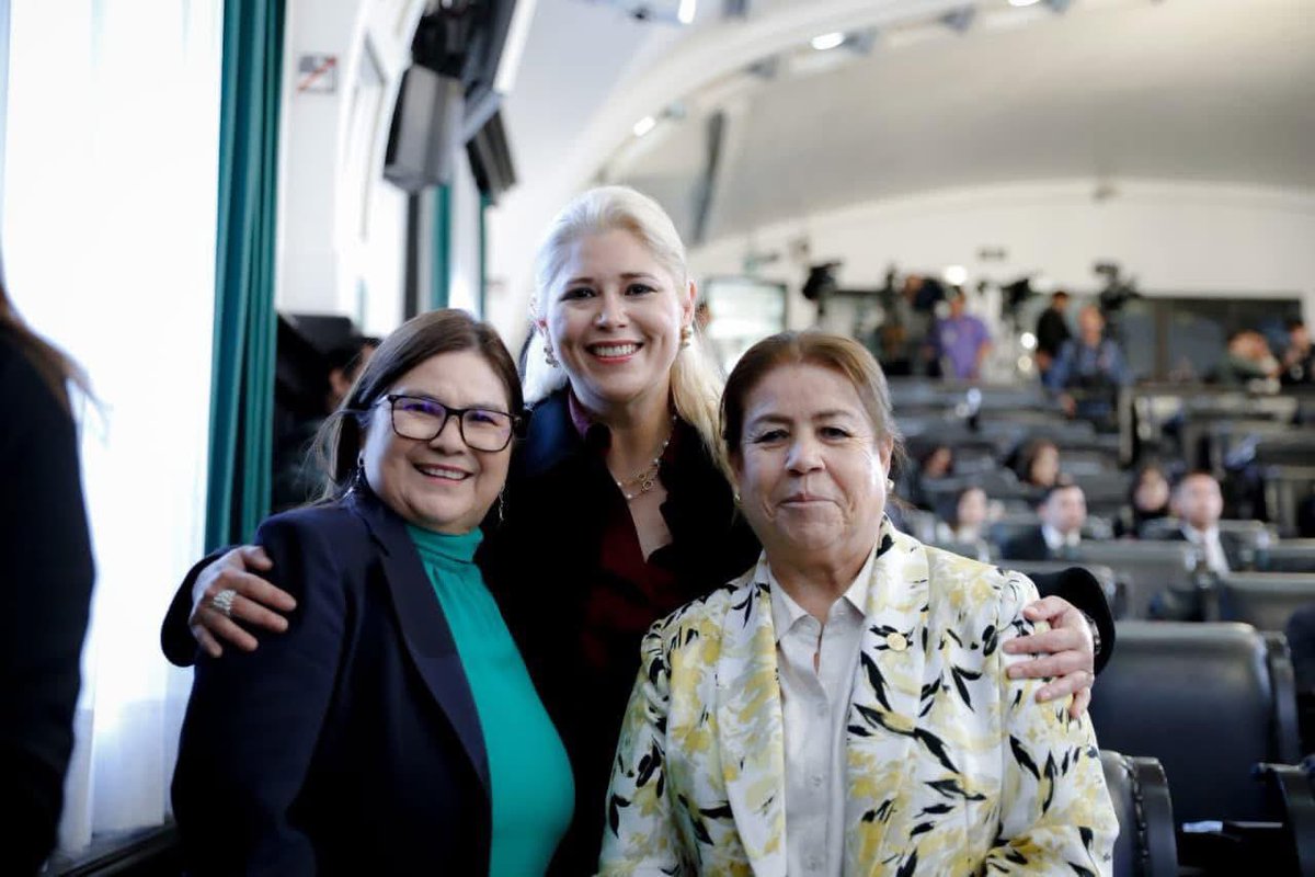 veronicacamino's tweet photo. El trabajo continúa ahora desde la sesión de la #ComisiónPermanente, donde #Ratificamos dos importantes nombramientos propuestos por nuestra Presidenta @Claudiashein que fortalecerán la estrategia económica nacional 🇲🇽
▫️Omar Reyes Colmenares – Titular de la Unidad de Inteligencia Financiera (#UIF).
Es licenciado en Derecho, especialista en seguridad, inteligencia y sistema penitenciarios, con más de dos décadas de trayectoria. Cuenta con certificaciones internacionales en prevención de lavado de dinero y ciberseguridad.
▫️María del Carmen Bonilla Rodríguez – Subsecretaria de Hacienda y Crédito Público.
Es licenciada en Finanzas Corporativas y Banca, con más de 19 años de experiencia en el sector público y privado, ha ocupado cargos como Coordinadora de Inversión del IMSS y Directora General de Captación de Hacienda, entre otros.
Confío en que desempeñarán un gran trabajo en beneficio de #México, de la mano de nuestra Presidenta.
@MorenaSenadores