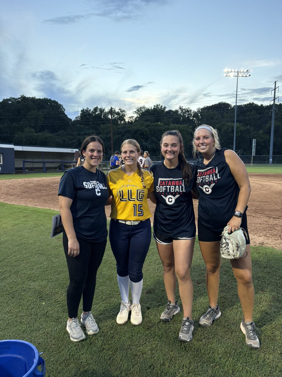 tatumshelton27's tweet photo. I had such a great time at the @CatawbaSoftball camp today! Thank you to all the coaches and players who helped out I got a lot of good reps and feedback about the campus and program. @ShanePrescott8 @G_brianna_ @AltiersMaddy 

@LadyLightningG3 @Org_LLG https://t.co/mXE7eUbksZ