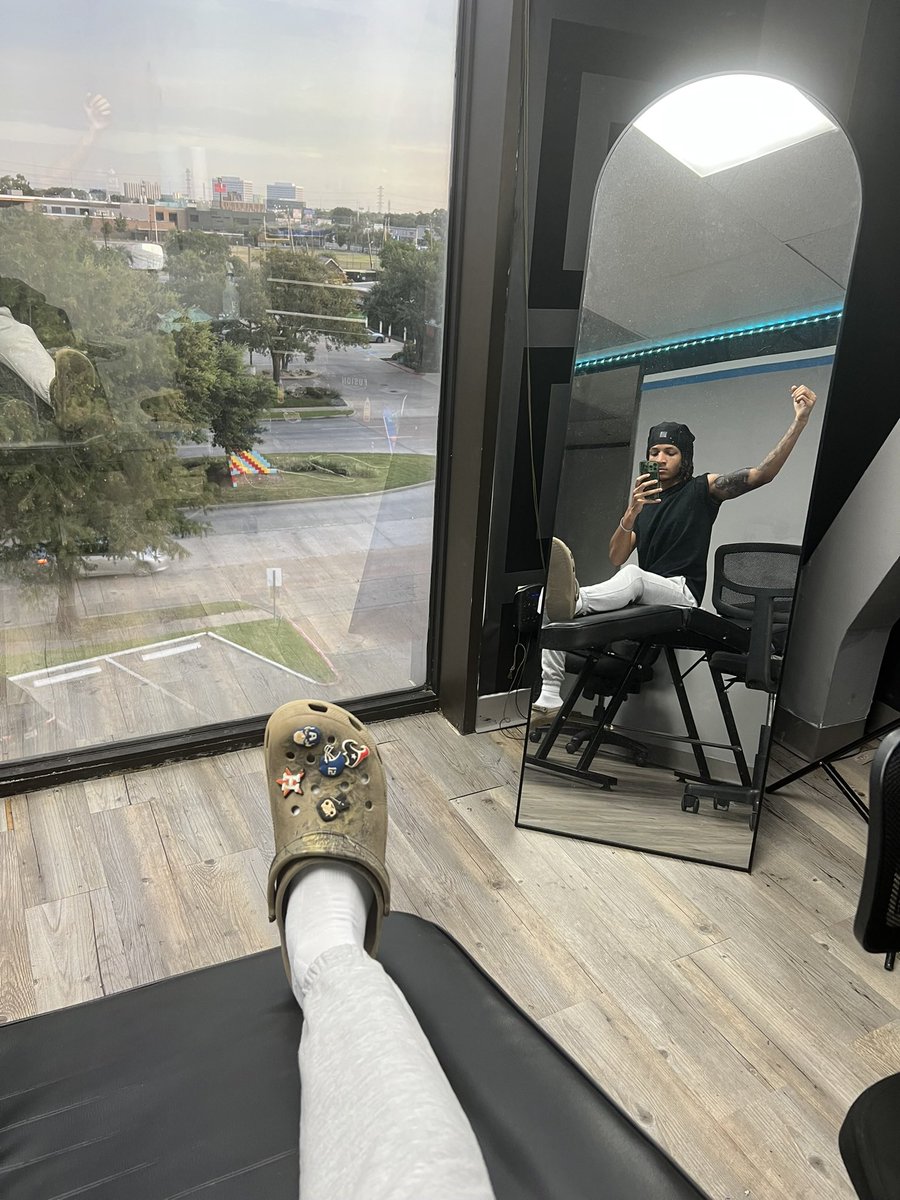itheashxxn's tweet photo. Dream But Don’t Sleep💤 https://t.co/9Lx8PEaaMy