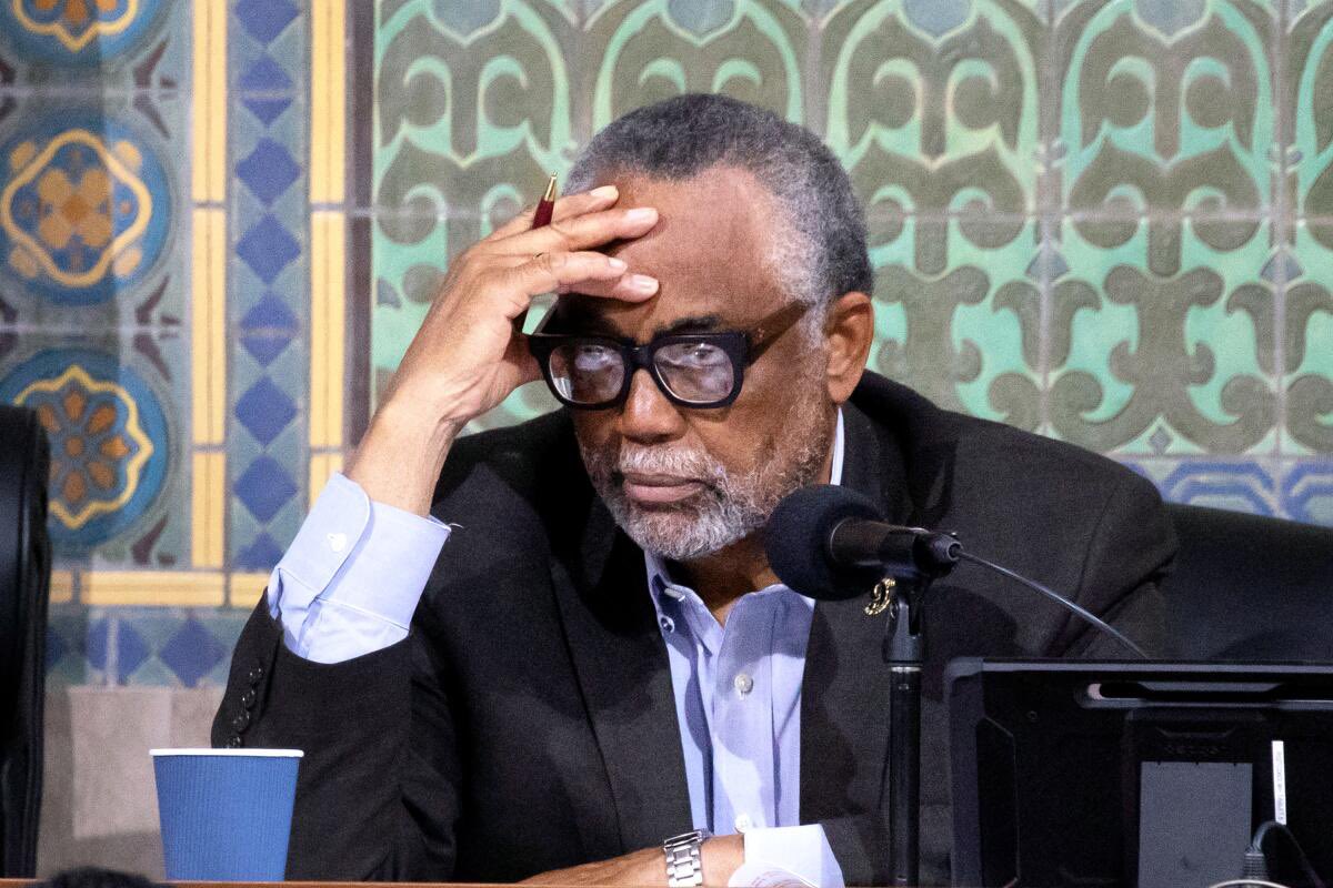 nicksortor's tweet photo. 🚨 BREAKING: A Democrat Los Angeles City Councilman has been charged with CORRUPTION after embezzling $800K

The ENTIRE Los Angeles government is corrupt.

Arrest Mayor Karen Bass too! https://t.co/Ib2KgYgdtV