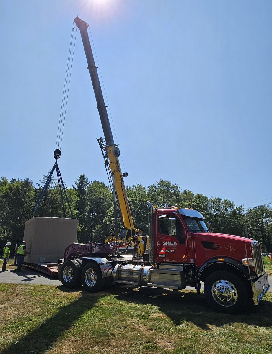 SheaConcrete's tweet photo. Our @PeterbiltMotors “Power Fleet” delivered value on this “Wide Load Wednesday” 👍 … Another @easiset masterpiece is now in service 🇺🇸 … Teamwork makes the dream work #august2025 #precastconcrete #thesheaway #wideloadwednesday #madeintheusa🇺🇸 #teamworkmakesthedreamwork https://t.co/SyjoLnwRd7