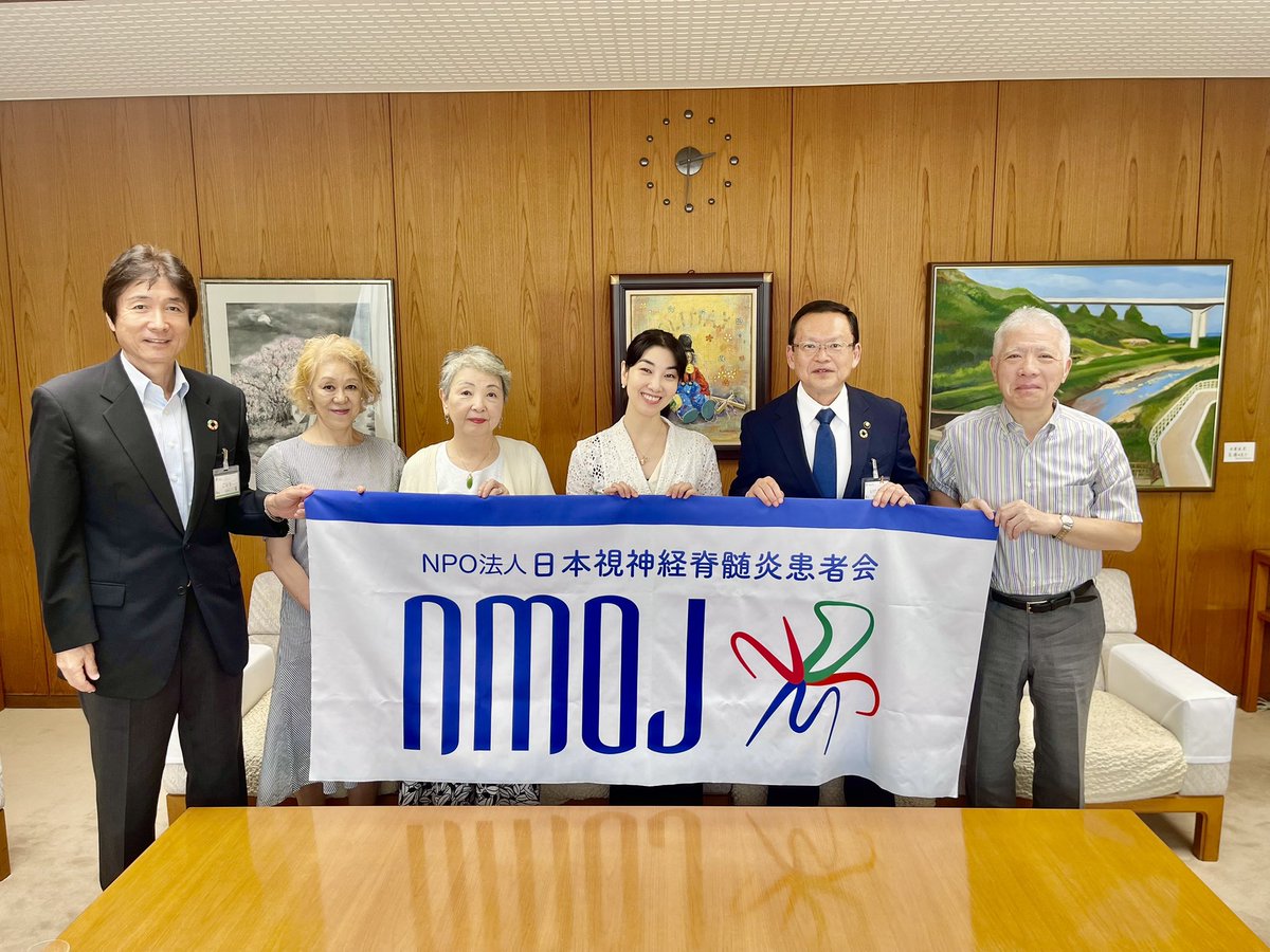 7/21チャリティコンサートin #自由学園
西東京市のご後援を頂きました！

感謝の気持ちを込めて
NMOJ合唱団有志と共に

#池澤隆史市長
#後藤彰教育長 を表敬訪問

お二人から「活動を応援します！」と心強いお言葉を頂き、大きな励みになりました！

#NMOJ #西東京市 #NMO #視神経脊髄炎