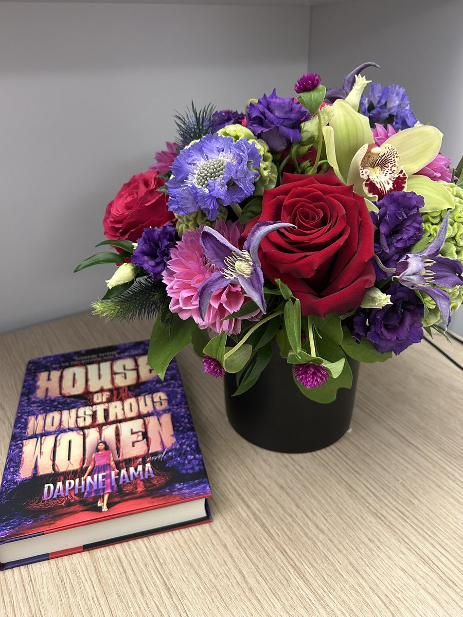 ccistyping's tweet photo. House of Monstrous Women out now!! Go get you a copy. It’s a ride! 😮‍💨 https://t.co/sVVyexQh9H