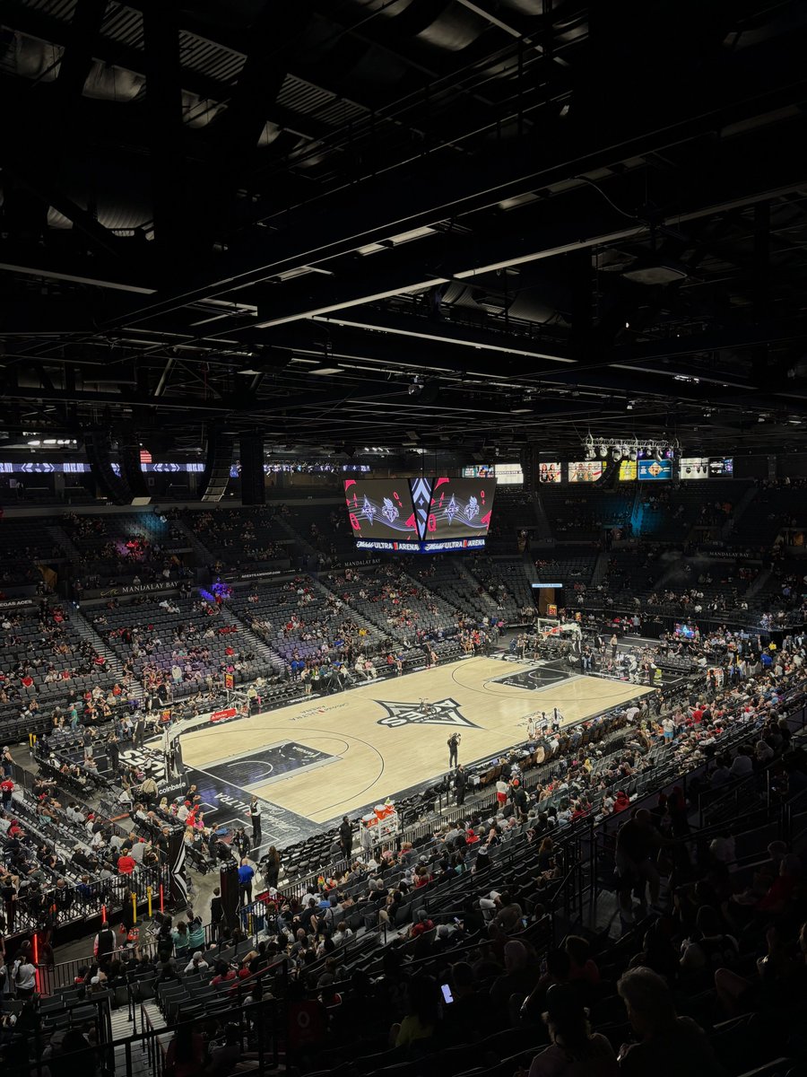 jetlining's tweet image. watching real basketball