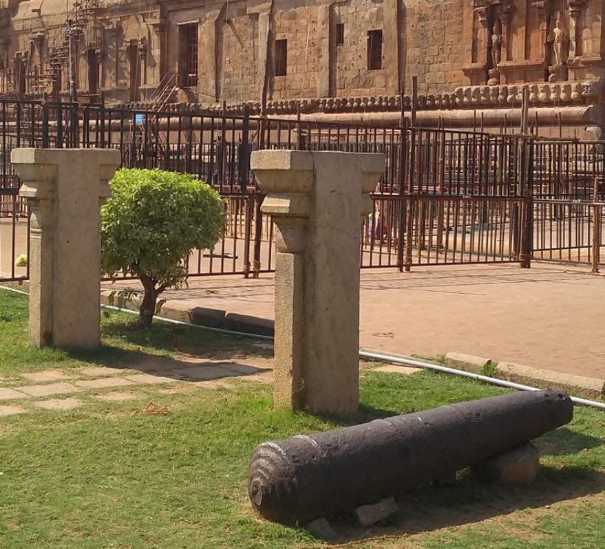 The Thanjavur Rajarajeswaram (Brihadeeswara) Temple too suffered multiple attacks from invaders.  The entire Vimana was gold plated and it was looted during Malik Kafurs invasion.  In 1758, during the reign of Raja Pratap Singh, Thanjavur came under assault from French troops led