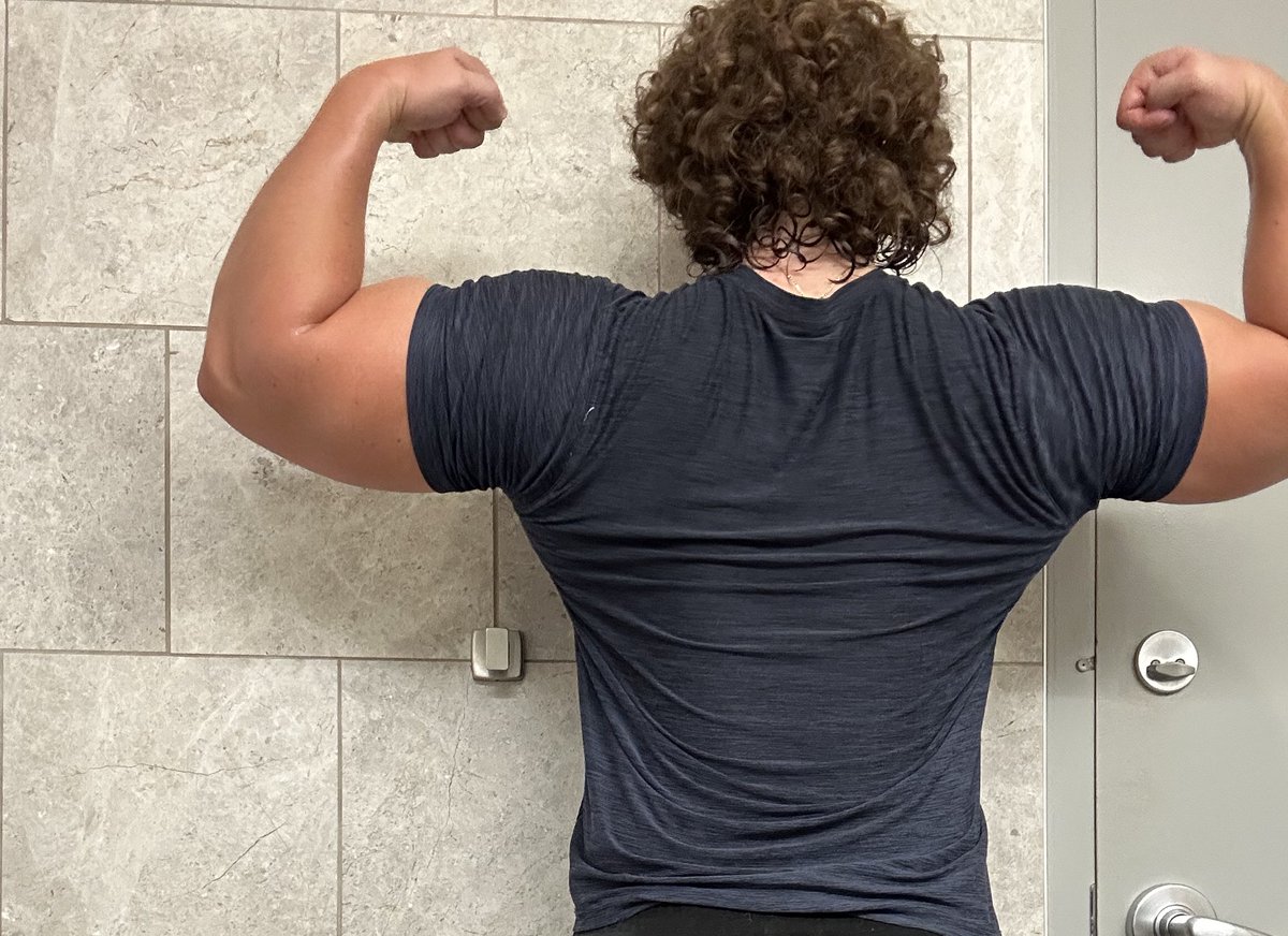 CookoutGay's tweet photo. One day I will learn how to center myself in frame https://t.co/IhWcSRNUja
