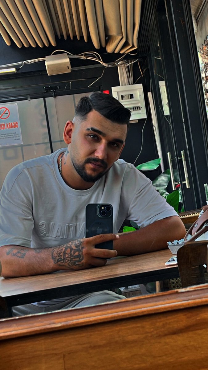 Sahip olduğum her şeyde kendi parmak izlerim var. Size yaslanmadım ki devrileyim.