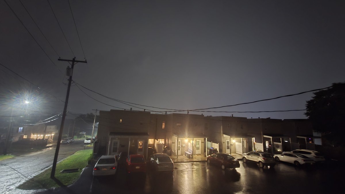 Bbabybear01's tweet photo. It's gone now and in #LowerBurrell. I tried to get a picture/Video of it but to no avail. 

Thunder/Lightning video coming in the Next tweet. 

#PAwx #wxtwitter #wx https://t.co/B2kMQUnWtK
