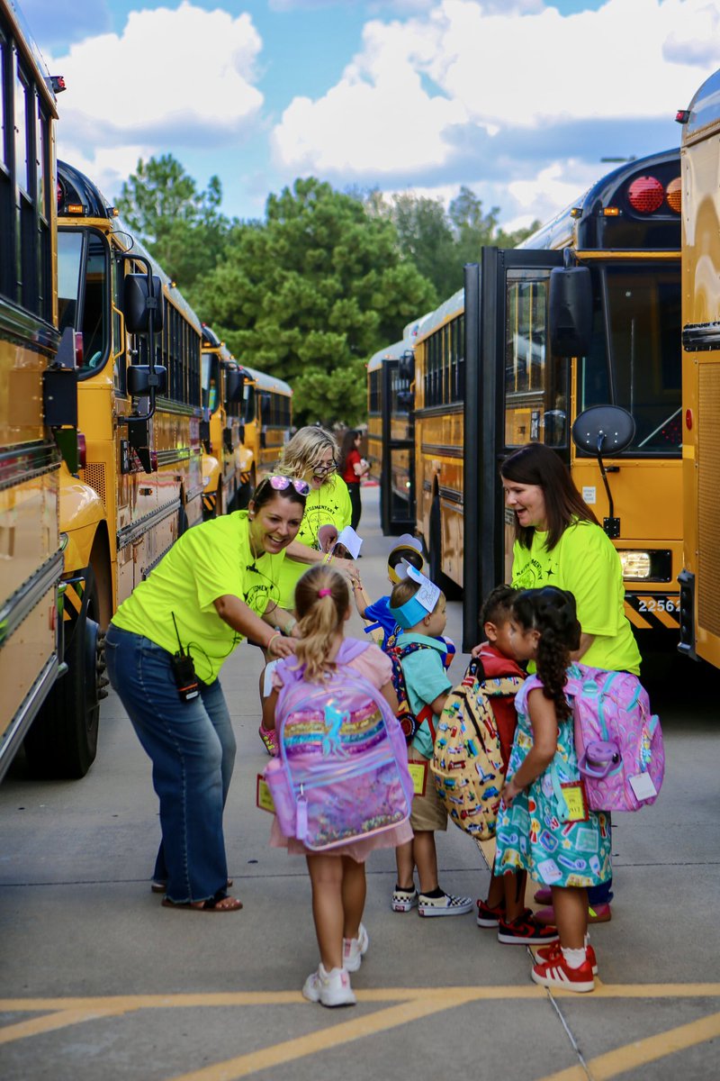 Natascha Strong (@natascha_strong) on Twitter photo All smiles at the end of the first day of school! <a href="/CFISDKeith/">Keith Elementary</a> #CFISDfirstday #CFISDBack2School #cfisdspirit All smiles at the end of the first day of school! <a href="/CFISDKeith/">Keith Elementary</a> #CFISDfirstday #CFISDBack2School #cfisdspirit