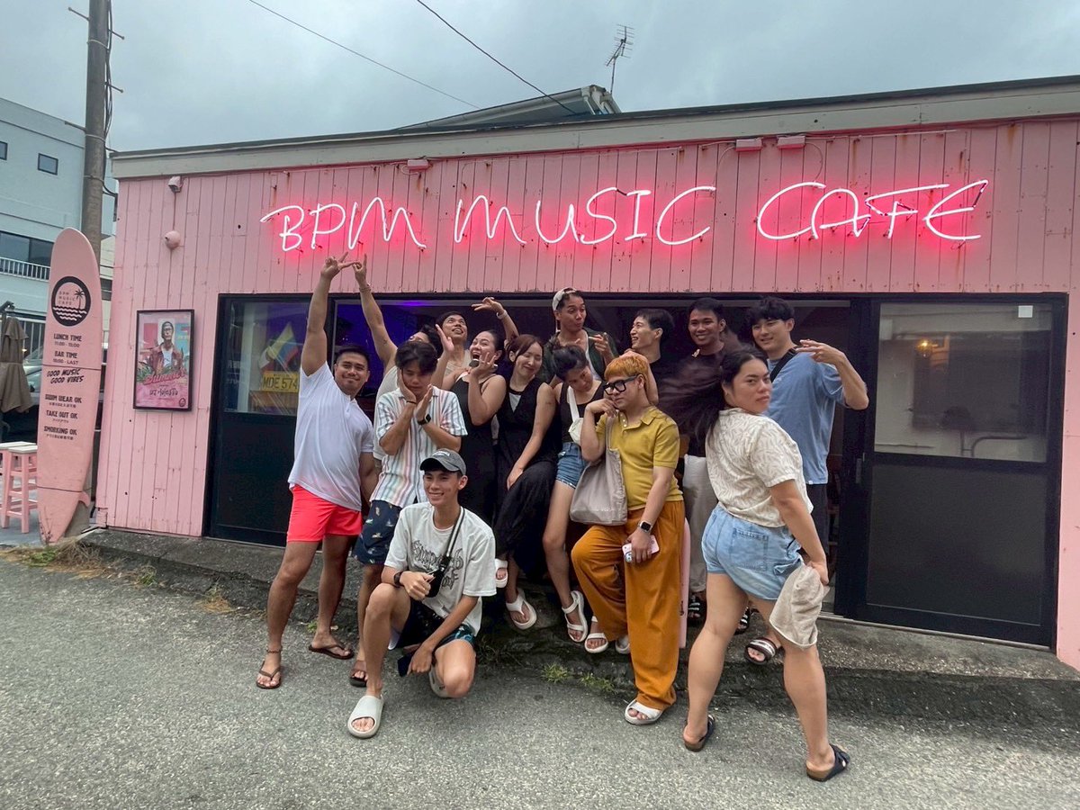 BpmShirahama's tweet photo. #お客様スナップ 📷
ご来店ありがとうございます🦩
夏やってますねーー！❤️‍🔥

今週が1番白浜に人が集まるWEEK🌴
天気も良さそうでよかったです🌞
なもんで！
BPMは17日まで休まずOPENしてます🍻
伊豆白浜に是非遊びにきてください🫧🐚

#bpmmusiccafe #shirahama #白浜海岸 https://t.co/XD1JPnqKo4