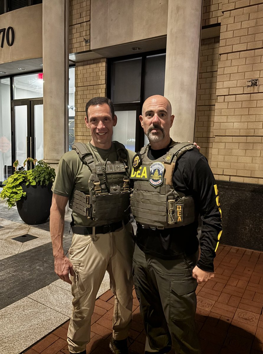 DEANEWYORKDiv's tweet photo. .@DEANewYorkdiv Special Agent in Charge Tarentino joins the team to walk the streets of DC with DEA Administrator Terry Cole. #OpTakeBackAmerica https://t.co/PFKqFq1sOa