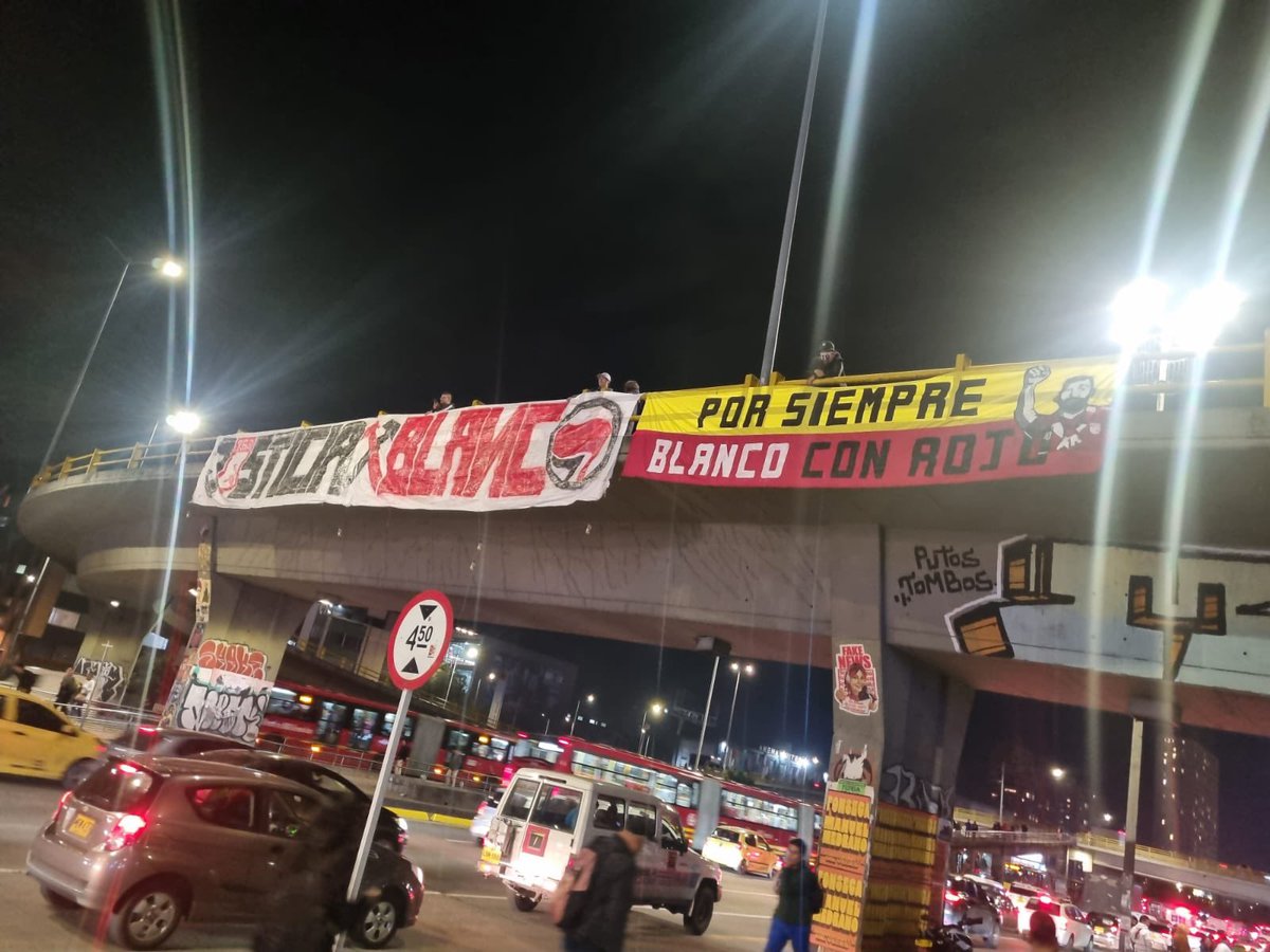 RedGuardsUnited's tweet photo. El asesinato de Blanquito dejó al desnudo la hipocresía de las autoridades y de quienes, desde el prejuicio, ven en el barrismo un “problema”.
Usan ese discurso para esconder su incapacidad de garantizar lo que siempre han jurado defender: la seguridad.

#JusticiaxBlanco https://t.co/ovvGghz13V