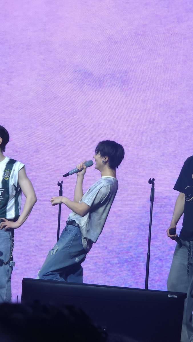 Jungwon hear water-bottles instead of what a burger 😄 🍔  ต๊องมาก

#ENHYPEN #엔하이픈 #EN_WALKTHELINE #EN_WORLDTOUR_WALKTHELINE #WALKTHELINE_IN_US #WALKTHELINE_IN_HOUSTON