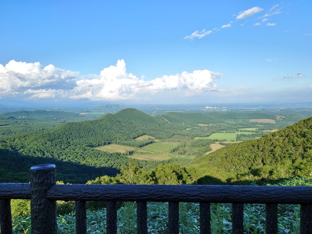 w2_k_h's tweet image. 北海道を満喫中🤗5日目

有珠山・昭和新山⛰️
海鮮　ウニ・アワビ・マグロ🐟️
サッポロクラシック🍻
お天気に恵まれた北海道旅行🌞
空の巣症候群のワイに楽しい日々をありがとうね🥹
何よりきみたちと過ごせて嬉しかったよー🤗健康に気をつけて頑張れ!!ファイト!!