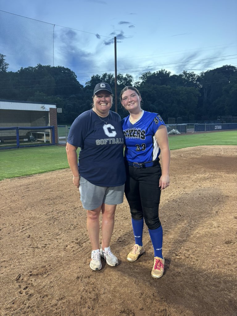 egfernandez33's tweet photo. Had a great time at @CatawbaSoftball camp today!! Always a good time with Coach Lyerly and @AltiersMaddy!! https://t.co/xtQKMCVKKE